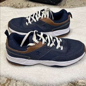 Men’s tribals skate shoes by DC